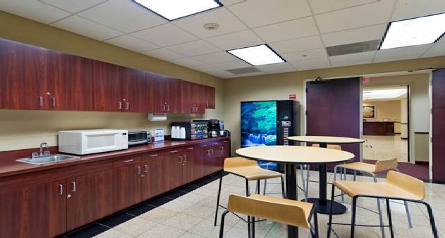 Cнять офис 11555 Heron Bay Blvd, Suite 200_10-1