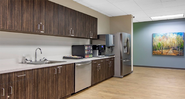 Pronájem kanceláře  11720 Amber Park Drive, Suite 160_3-1