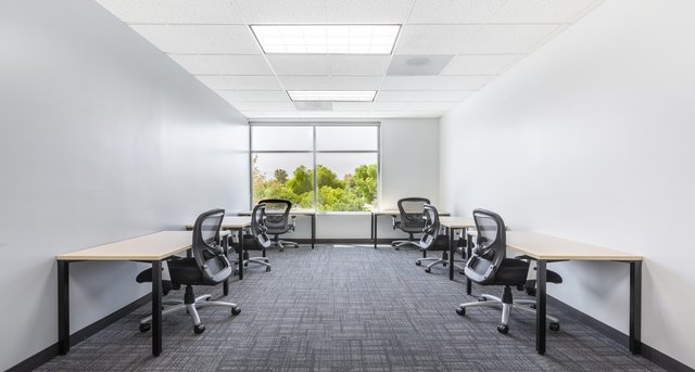 Cнять офис 11801 Pierce Street_5-1