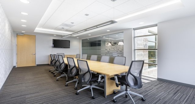 Cнять офис 11801 Pierce Street_8-1