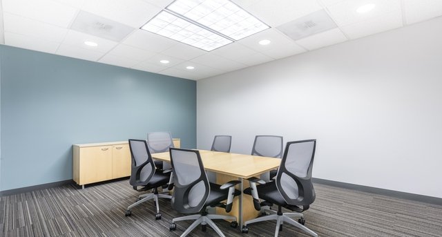 Cнять офис 11801 Pierce Street_9-1