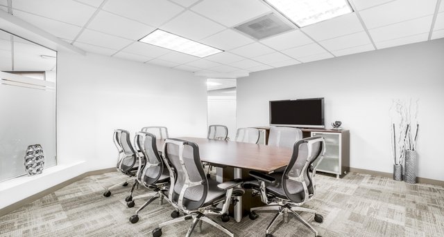 Rent office 11811 North Tatum Boulevard_1-1