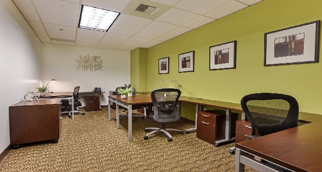 Rent office 11900 N.E. 1st Street_4-1
