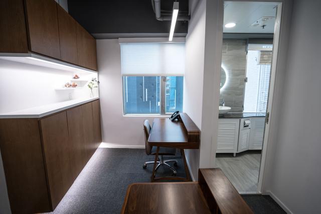 مكتب للايجار23/F Pearl Oriental House, 60 Stanley Street_1-1