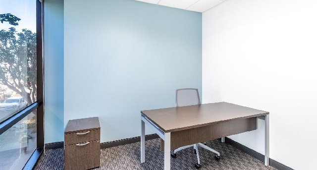 Sewa pejabat 135 S. State College Blvd, Suite 200_8-1