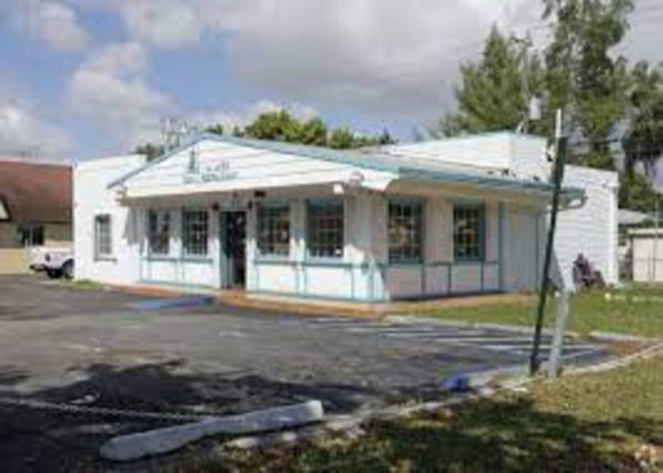 Northeast 125th Street 975, Northeast 125th Street 975, Miami, FL 33161 — office space for rent, photo 5
