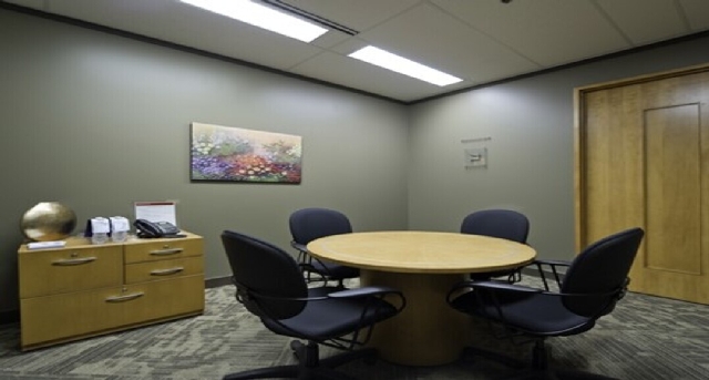 مكتب للايجار160 Quarry Park Boulevard SE, Suite 300_1-1