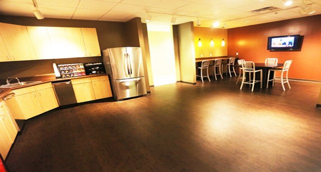 Rent office 1661 International Drive_2-1