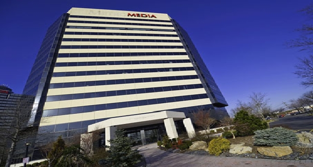 Cнять офис 1 Meadowlands Plaza, Suite 200_2-1