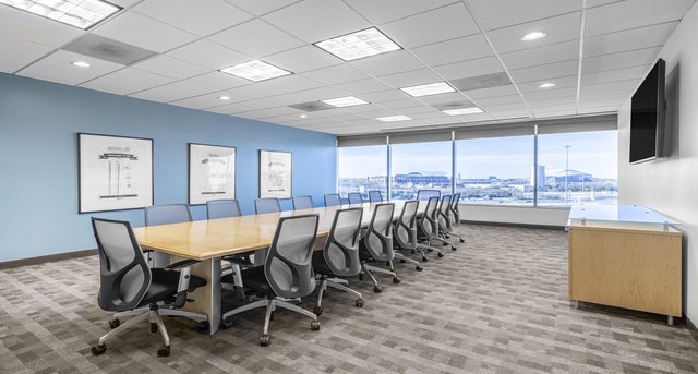 Rent office 2000 East Lamar Boulevard_3-1