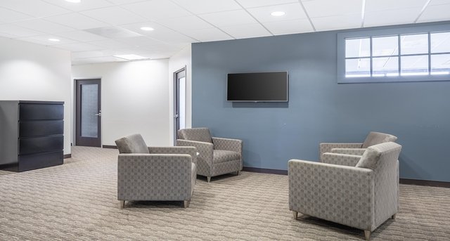 Alquiler oficinas 200 Continental Drive_1-1