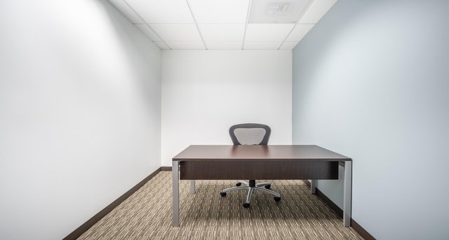 Alquiler oficinas 200 Continental Drive_3-1