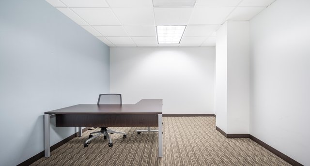 Alquiler oficinas 200 Continental Drive_6-1