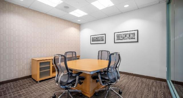 Rent office 20130 Lakeview Center Plaza, Suite 400_1-1