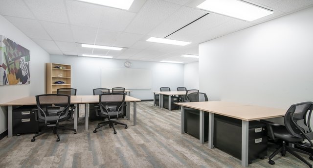 Cнять офис 201 Portage Avenue_1-1