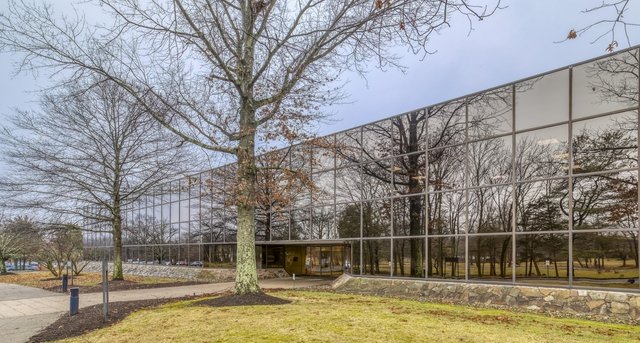 Cнять офис 233 Mount Airy Road_9-1