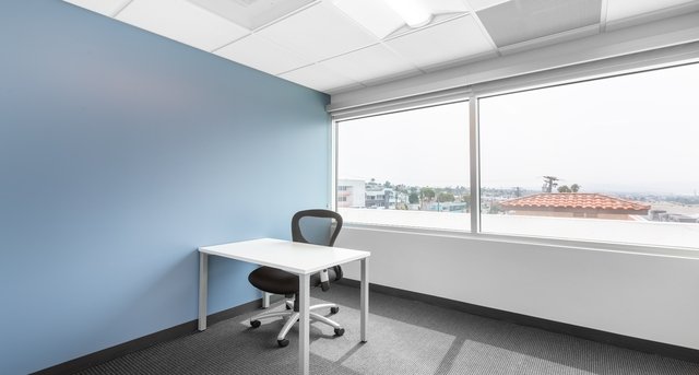 Rent office 2447 Pacific Coast Highway_6-1