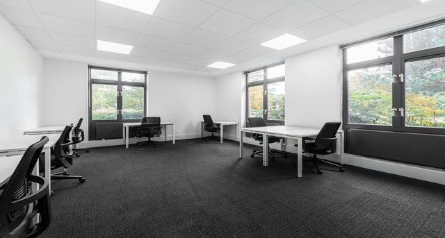Sewa pejabat 26 Kings Hill Avenue_1-1