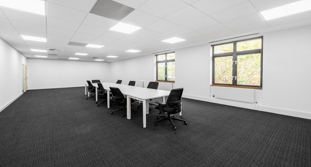 Sewa pejabat 26 Kings Hill Avenue_6-1