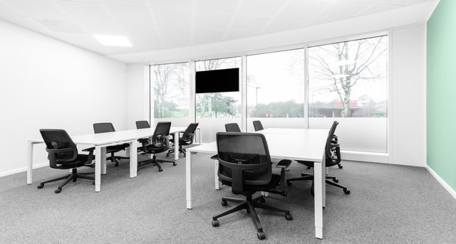 2 Guildford Business Park, Guildford Business Park Road, Guildford, Surrey GU2 8XG — office space for rent, photo 3