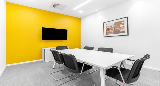 2 Guildford Business Park, Guildford Business Park Road, Guildford, Surrey GU2 8XG — office space for rent, photo 8