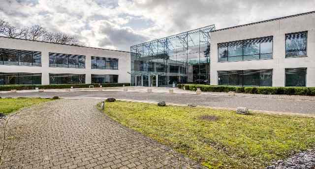 Rent office 3000 Hillswood Drive, Hillswood Business Park_13-1