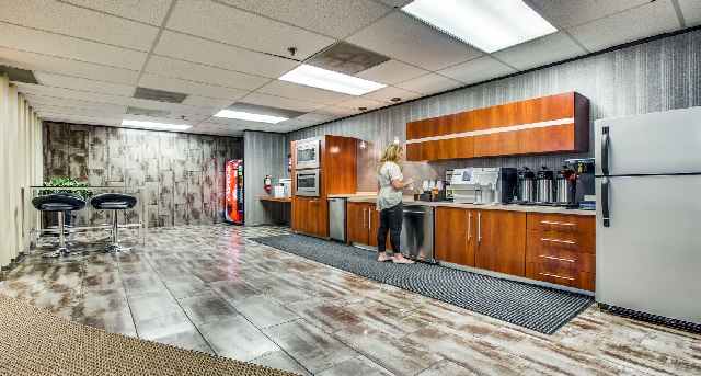 3010 Lyndon B Johnson Fwy, 3010 Lyndon B Johnson Fwy, Dallas, TX 75234 — office space for rent, photo 1