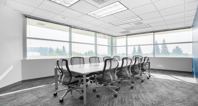 Kantoor te huur 3017 Douglas Boulevard_5-1