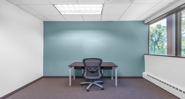 Rent office 3200 Greenfield Road_3-1