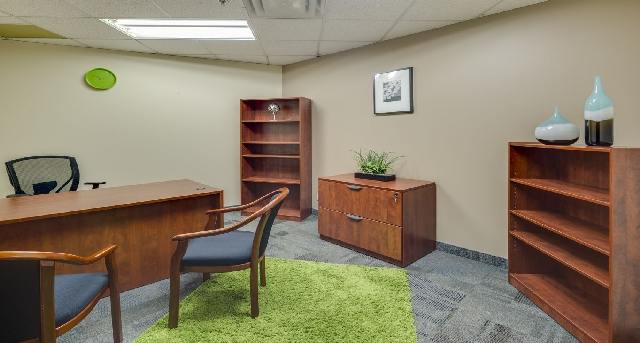 Alquiler oficinas 4170 Still Creek Drive, Suite 200_2-1