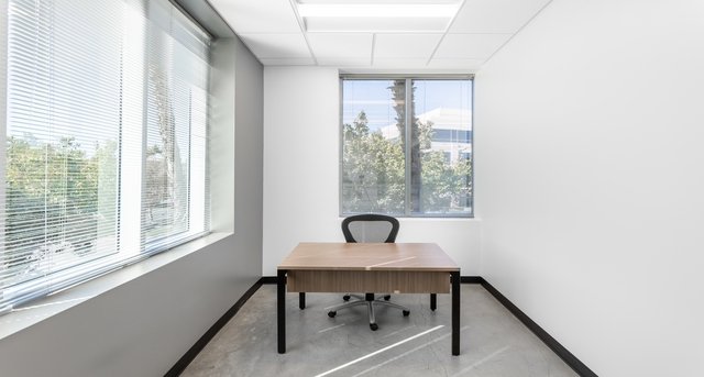 Rent office 473 East Carnegie Drive_3-1