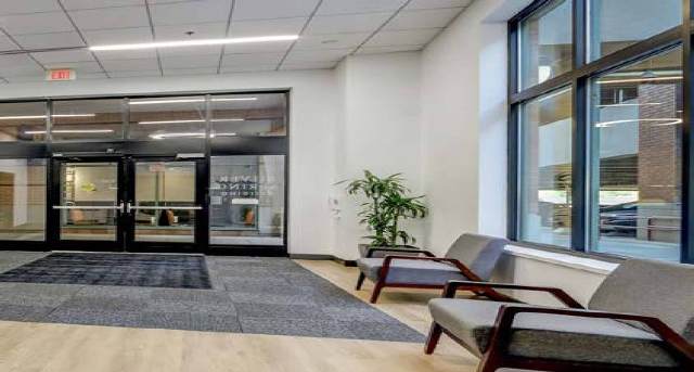 Rent office 500 West Silver Spring Drive_3-1