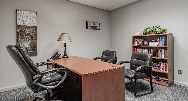 Cнять офис 600 Boulevard South SW, Suite 104_6-1