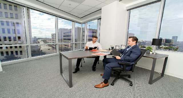Pronájem kanceláře  600 West 6th St Fourth Floor_1-1