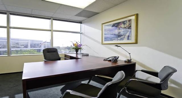 Rent office 701 Palomar Airport Road_6-1