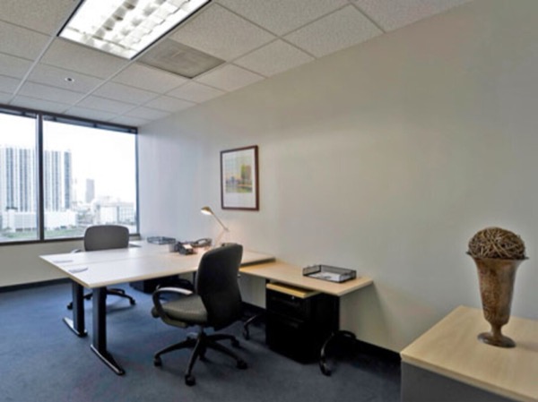 80 SW 8th Street, Suite 2000, 80 SW 8th Street, Suite 2000, Miami, FL 33130 — office space for rent, photo 1