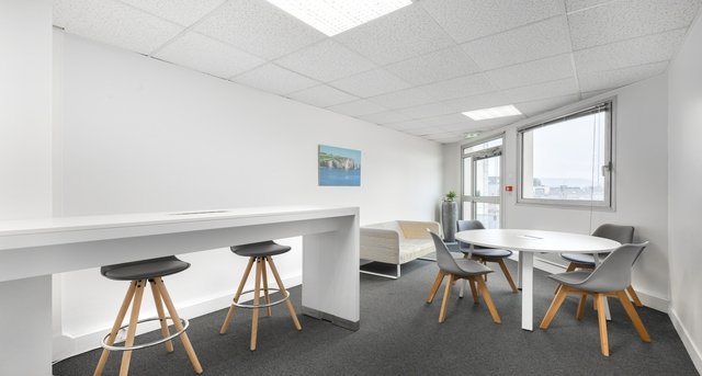 Sewa pejabat 72 Rue de Lessard_1-1