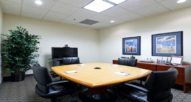 Affitto uffici 7800 Airport Center Dr., Suite 401_2-1