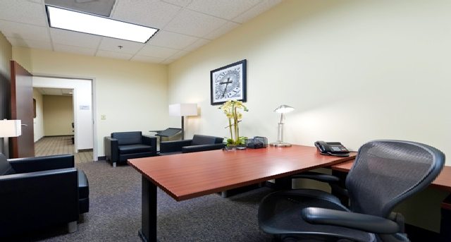Affitto uffici 7800 Airport Center Dr., Suite 401_3-1