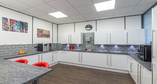 83 Princes Street, 83 Princes Street, EH2 2ER Edinburgh — office space for rent, photo 10