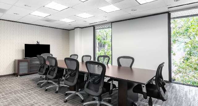 950 Echo Lane, Suite 200, 950 Echo Lane, Suite 200, Houston 77024 — office space for rent, photo 4