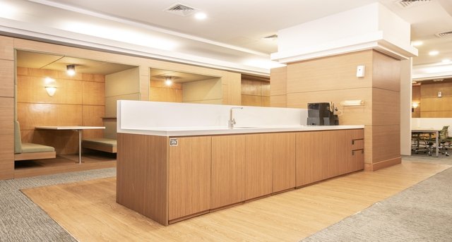 Sewa kantor Ayala Centre_4-1
