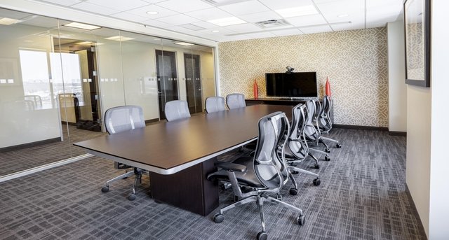 Rent office Bremer Tower Business Center_1-1