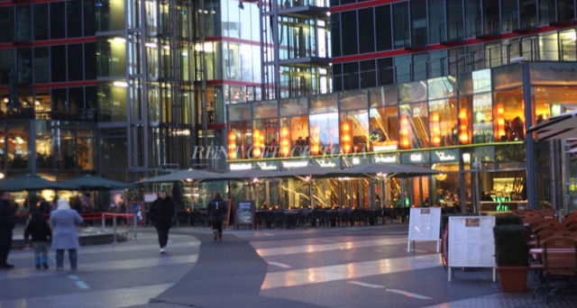 Sony Center am Potsdamer Platz, Potsdamer Str., Potsdamer Straße 2 — office space for rent, photo 17