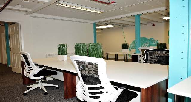 Alquiler oficinas Centre Park Road_3-1