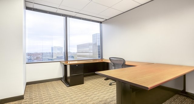 Rent office Commerce Plaza_7-1