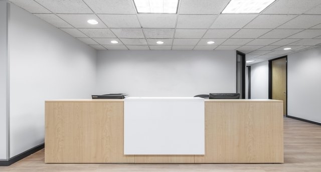 Rent office Corporate Woods Center_2-1