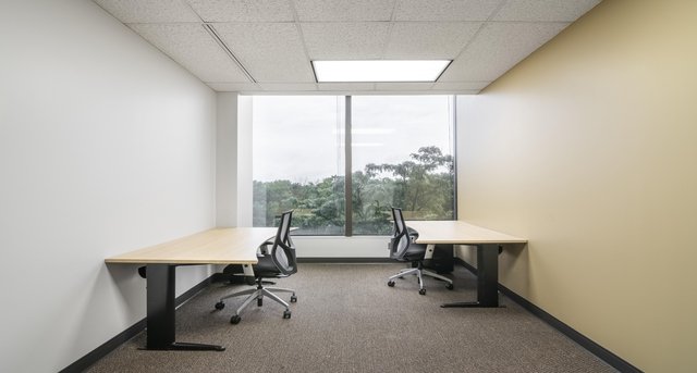 Rent office Corporate Woods Center_3-1