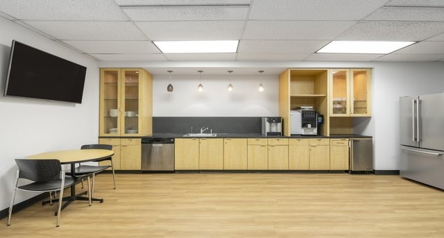 Rent office Corporate Woods Center_4-1