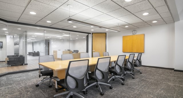 Rent office Corporate Woods Center_5-1